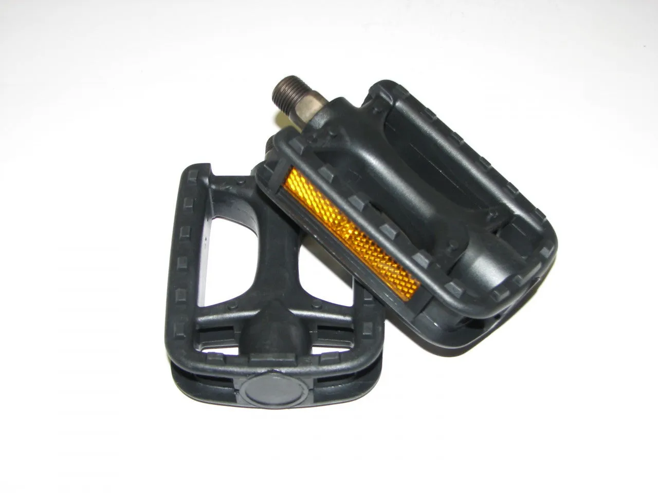 9/16" replacement  Plastic Pedals 9/16 black -Live 4 Bikes