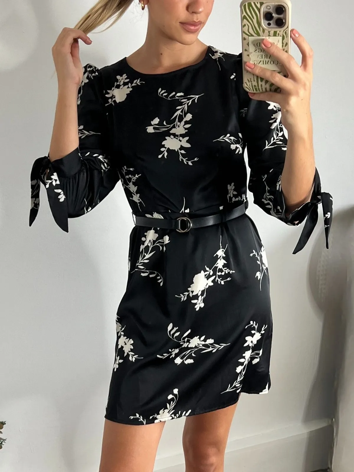 Ivy Satin Belted Mini Dress / Mono Floral